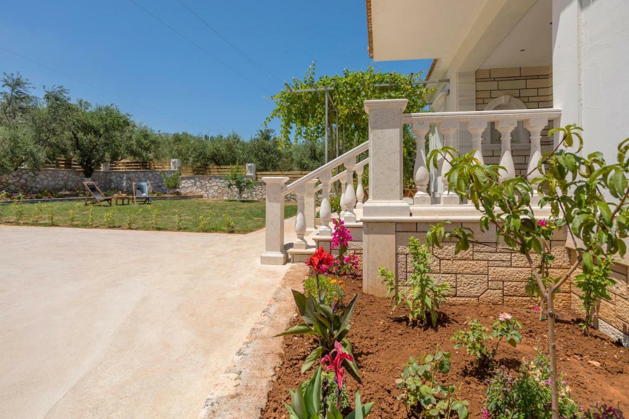Villa Serenity Agia Marina  Exteriér fotografie